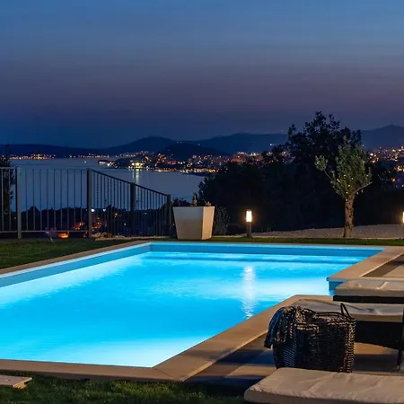 New! El Capitano Private Seaview Retreat Near Split Vila *