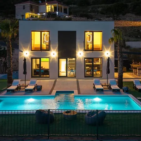 El Capitano Private Seaview Retreat Near Split