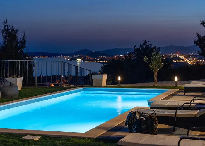 El Capitano Private Seaview Retreat Near Split Villa *